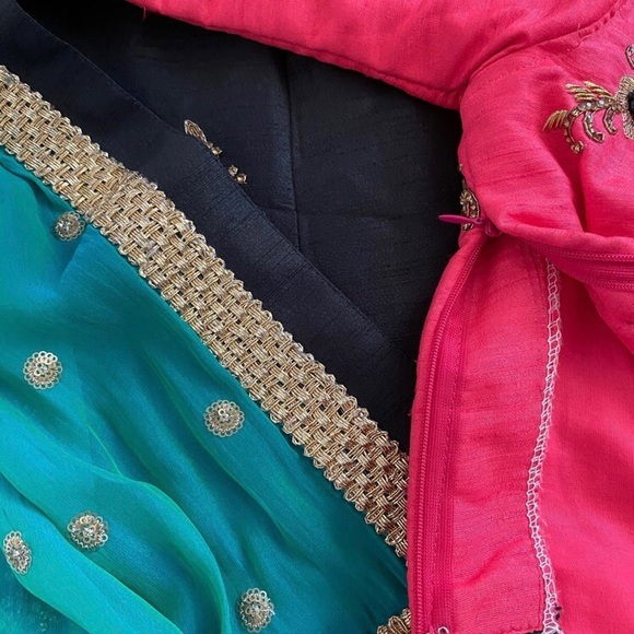 Lehenga Choli - Picture 7 of 8